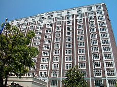 錦江飯店北楼（Cathay Mansions）と貴賓楼（Glosvenor House）